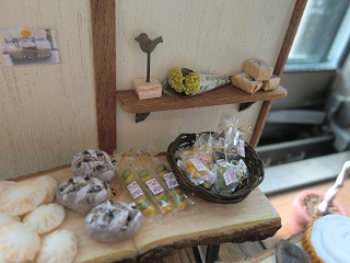 �h�[���n�E�X�E�~�j�`���A�E�ӂ��H�[